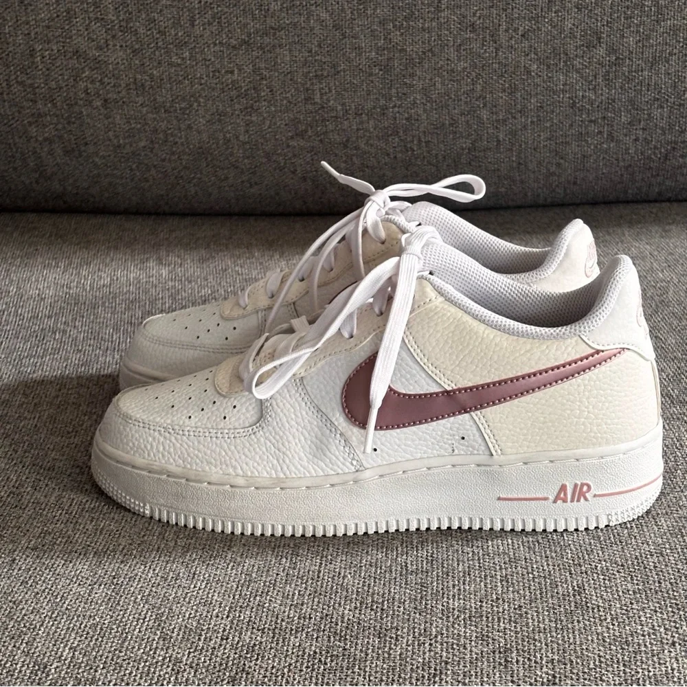 Nike White and Pink rose gold Air Force 1 Sneakers size 6.5Y Girls